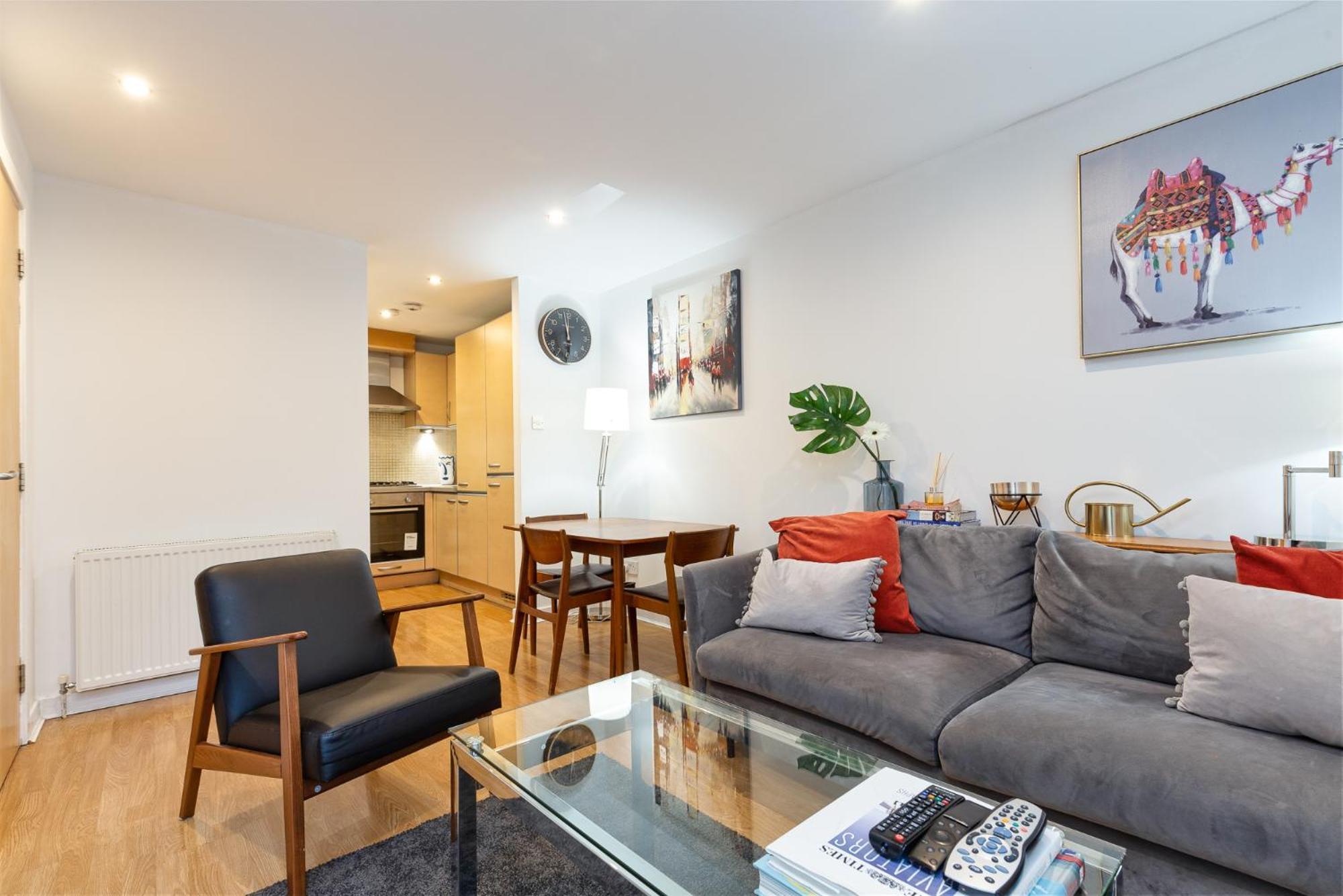 Modern 2 Bed Broompark/Central Apt. With Parking Глазгоу Екстериор снимка